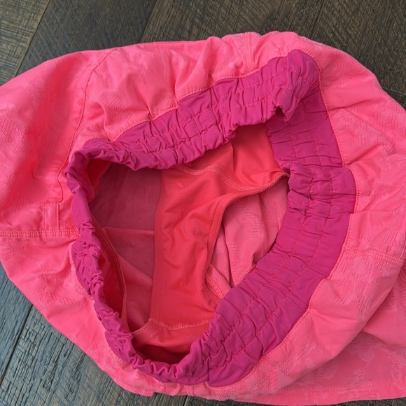 Lululemon Women’s Athletic Shorts in Hot Pink - Picture 5 of 8